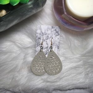 Ivory Geometric Rain Drop